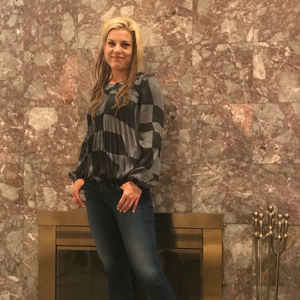 The best for me ! 🎉2 hours party sale 🎉 - Picture 4 of 8